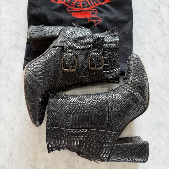 Freebird by Steven Shoes - Freebird Joey Black Embossed Snakeskin Leather Booties Size 9